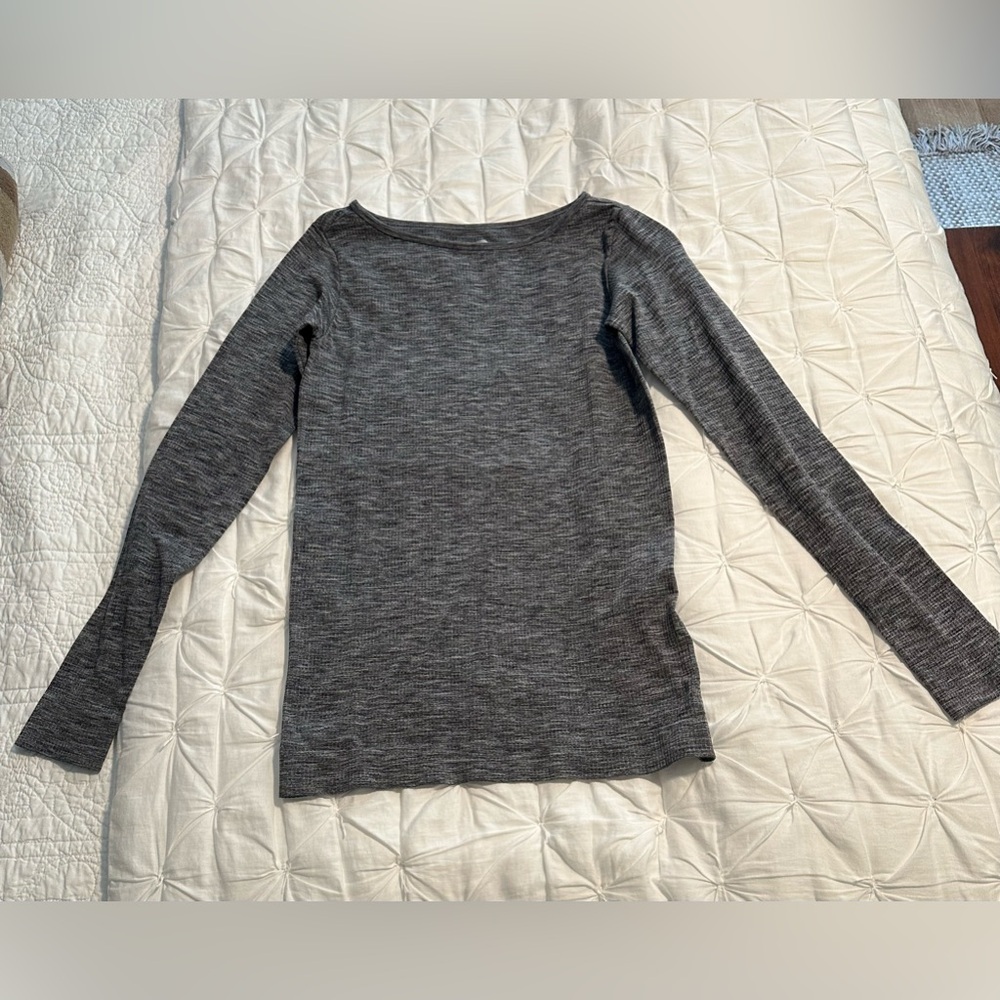 Athleta long sleeve top